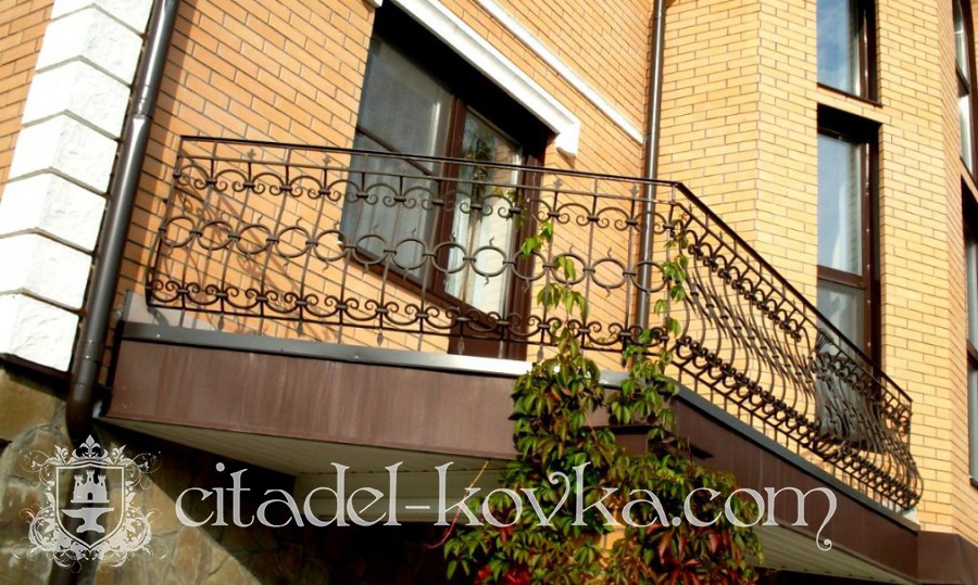 Балкон кованый «Кольца» фотография 1