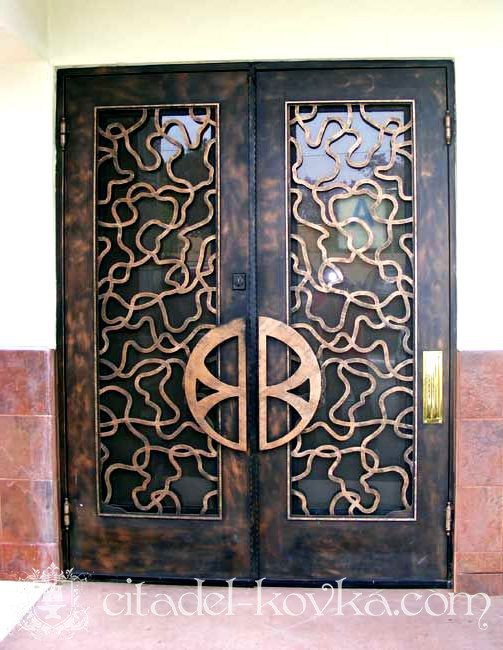 Двустворчатые кованые двери «Сфера» фотография 1