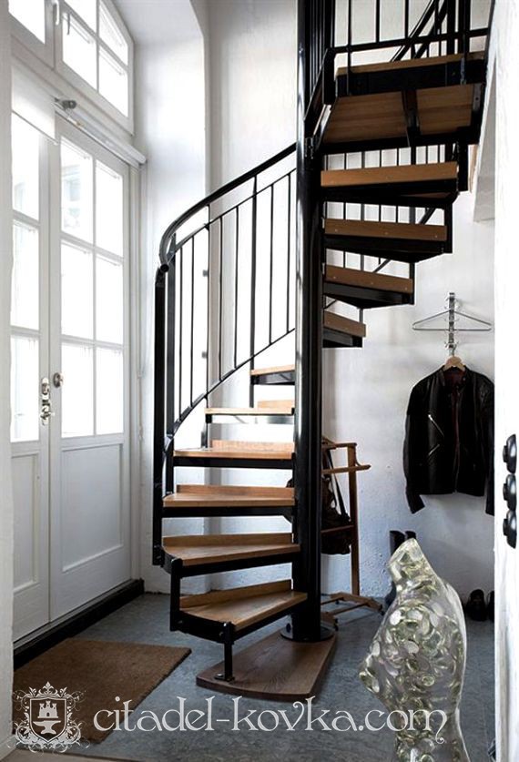 Кованая лестница в стиле Лофт фотография 1
