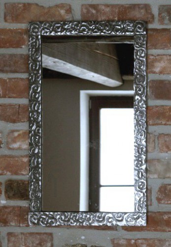 Прямоугольное кованое зеркало с фактурной рамой