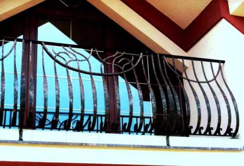 Балконное ограждение кованое в современном стиле