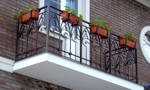 Кованый балкон «Амадея»