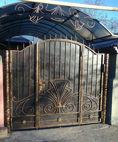 Ворота с классическим узором фотография 2