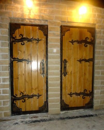 Двери с жиковинами фотография 2