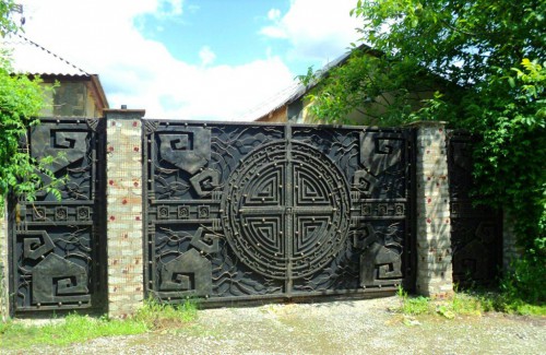 Кованые глухие ворота "Календарь майя" фотография 2